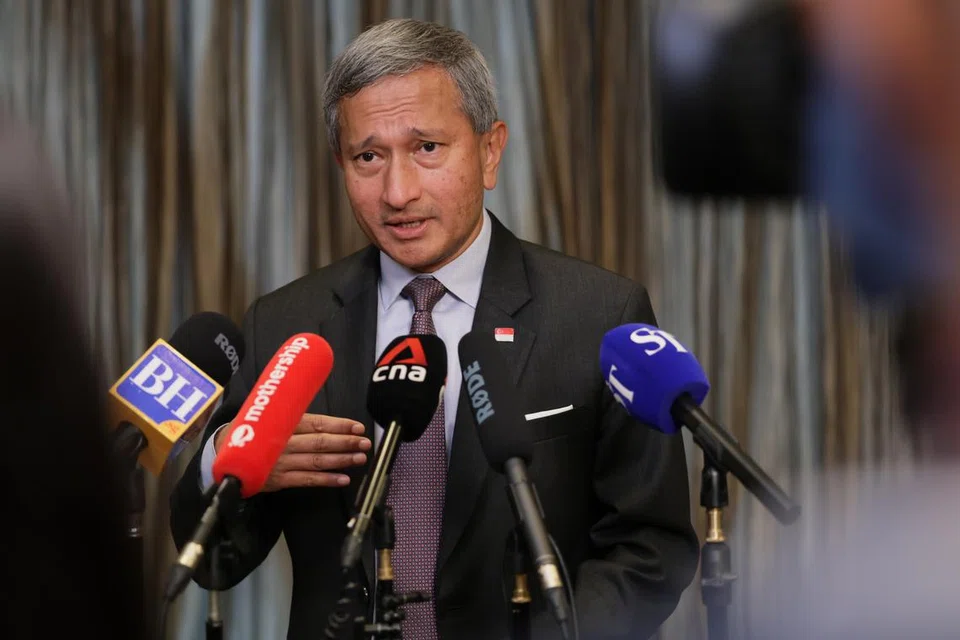 Menteri Ehwal Luar, Dr Vivian Balakrishnan, ialah antara 70 orang yang menerima surat peras ugut yang mengandungi gambar lucah yang diubah pada Mac dan April 2024.