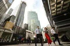 TINGKAT KHIDMAT KEMAMPANAN: Pada masa ini, kurang daripada 50 firma di Singapura dilengkapi dengan keupayaan dan kemampuan untuk menyampaikan perkhidmatan kemampanan.