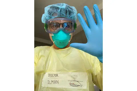 HARUS LEBIH PRIHATIN: Dr Muhammad Ilman Mohd Adil berkata ia penting agar pendekatan bagi mengendalikan kes pesakit pekerja asing yang dijangkiti Covid-19 ini dikendalikan dengan lebih prihatin. - Foto ihsan DR MUHAMMAD ILMAN MOHD ALI
