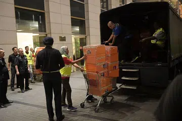 Polis M'sia rampas 284 beg tangan mewah, 72 beg wang dan barang berharga dari kediaman milik Najib