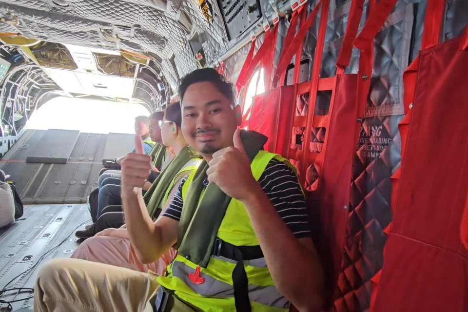 Wartawan, Muhd Hazman Abd Aziz, berpeluang menikmati perjalanan menaiki helikopter CH-47F bersama rakan-rakan media dari Singapura di Latihan Trident 2024. 