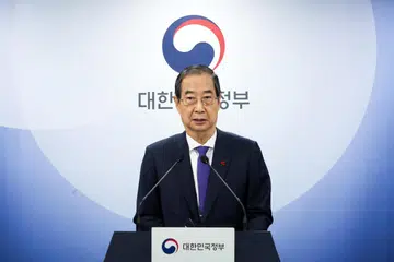 Ahli Parlimen pembangkang menuduh, Pemangku Presiden Korea Selatan, Encik Han Duck-soo (gambar), menghalang proses siasatan ke atas mantan Presiden Yoon Suk Yeol.