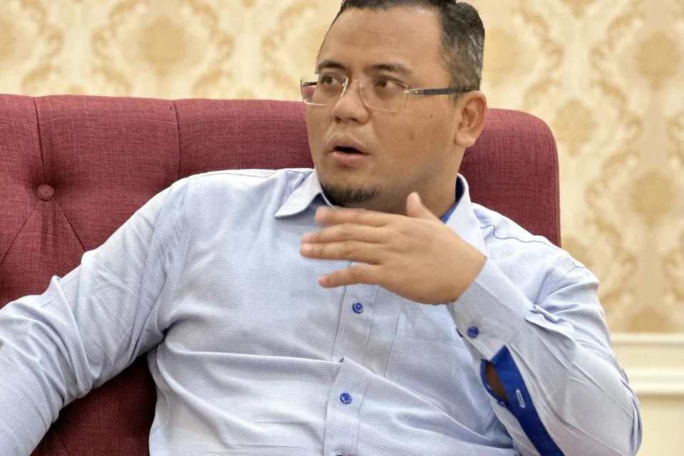 AMIRUDIN SHARI: Menteri Besar Selangor ini berkata kerajaan Selangor adalah kerajaan adil dan tidak akan mengubah dasar dan akan meneruskan program yang saksama kepada rakyat.