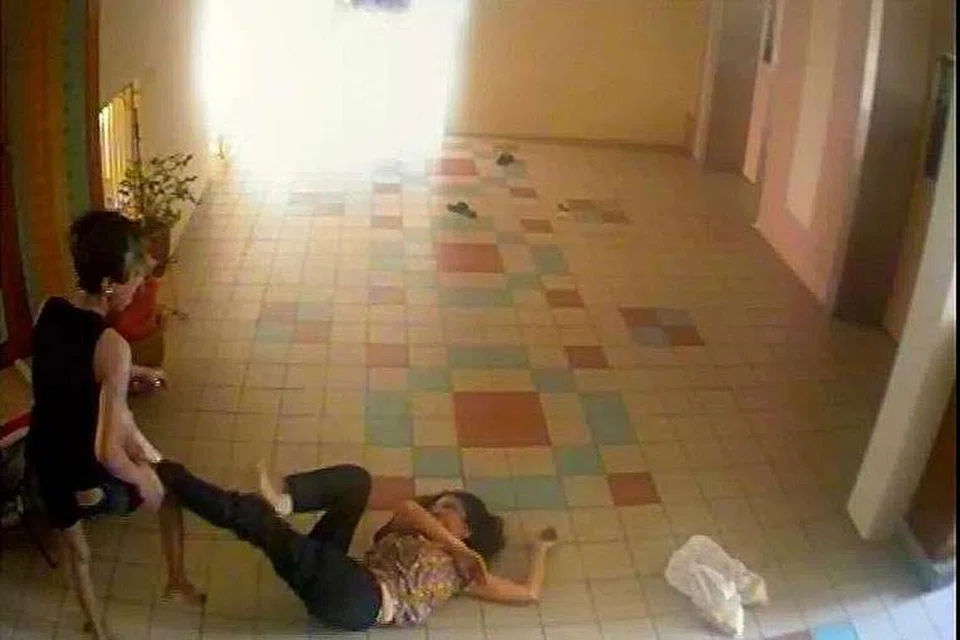 Perbuatan Ng menyerang Cik Toh pada September 2013 dirakam kamera keselamatan di luar flat warga tua itu di Chai Chee. 