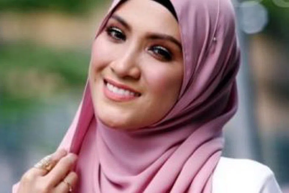 PUTUS DI TENGAH JALAN: Percintaan Sherry Ibrahim dengan pelakon Fattah Amin terputus di tengah jalan. - Foto MSTAR ONLINE