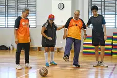 walking football, warga emas aktif, kesunyian warga emas