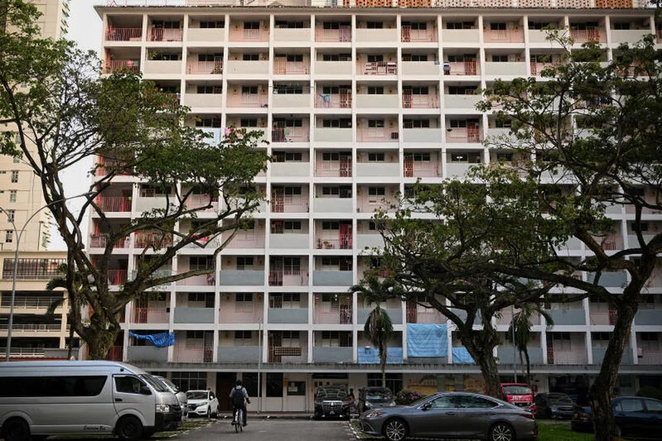Keluarga yang layak yang menetap di flat sewa kini boleh memanfaatkan geran lebih tinggi untuk beli rumah sendiri.