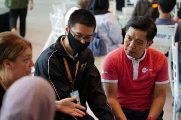 Menteri Negara (Kebudayaan, Masyarakat dan Belia merangkap Perdagangan dan Perusahaan), Encik Alvin Tan, menghadiri Dialog Antara Agama Belia anjuran Masjid Al-Falah di Perpustakaan Awam Central, Lembaga Perpustakaan Negara (NLB), pada 28 September.