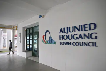 Tiga pemimpin Parti Pekerja (WP) berkata mereka telah menderma lebih $57,000 kepada Majlis Bandaran Aljunied-Hougang (AHTC) dan Majlis Bandaran Sengkang (SKTC).