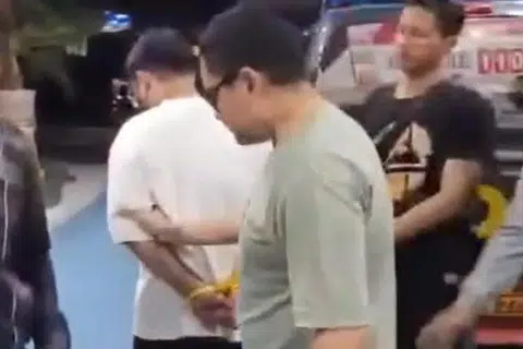 Suspek warga Singapura, Muhammad Zulhelmi Muhammad Nadzlie, 25 tahun, menafikan telah secara sengaja memukul kekasihnya, Cik Angelica Suherman, 26 tahun.
