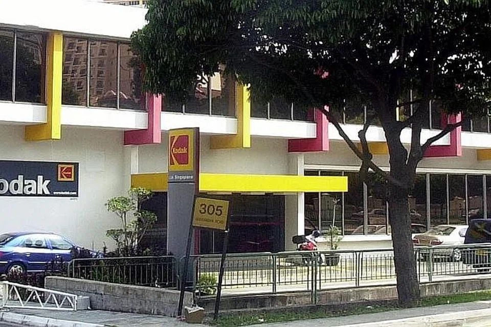 BANGUNAN KODAK (DAHULU) - RENDAH SAHAJA: Bangunan Pejabat Kodak di 305 Alexandra Road ini merupakan sebuah bangunan rendah. Beberapa bangunan tinggi termasuk pejabat dan apartmen dibangunkan di belakang bangunan tersebut. - Foto fail BT