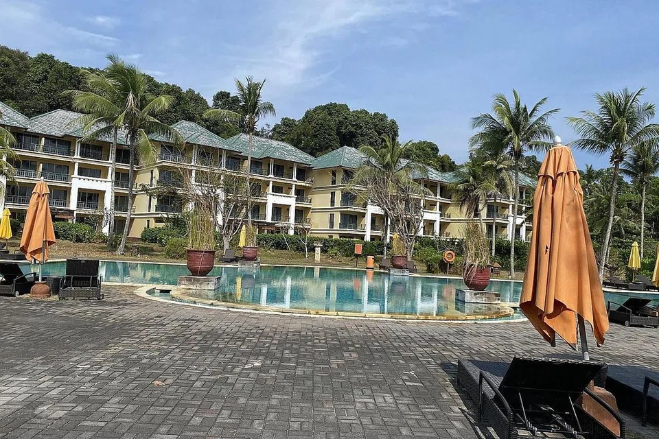 TIDAK BERMAYA: Hotel Angsana Resort & Spa, di Bintan yang sebelum ini amat popular dalam kalangan pelancong Singapura, sepi tanpa pelancong.