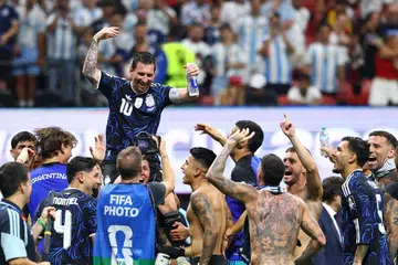 Bintang Argentina, Lionel Messi dijulang rakan sepasukannya selepas kemenangan 2-1 ke atas England di saingan separuh akhir Piala Dunia 2026.