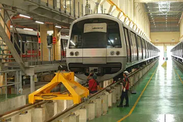 SISTEM ISYARAT BARU: Kereta api di Laluan Utara-Selatan dan Timur-Barat (NSEWL) beroperasi sepenuhnya menggunakan sistem isyarat yang dipertingkat dalam satu percubaan besar-besaran melibatkan lebih 100 pemandu kereta api dari 1 hingga 6 pagi tadi.