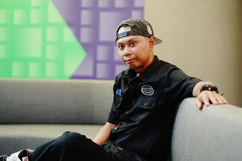 Bagi Encik Ramdan Saruan, yang bakal menimang anak keenam September ini, membesarkan keluarga besar di Singapura memerlukan pengorbanan besar serta kerjasama berterusan antara suami dengan isteri.
