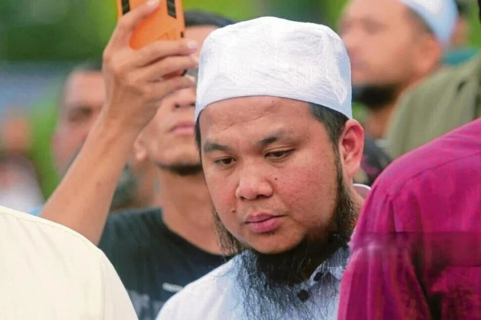 Pendakwah popular Malaysia, Ebit Irawan Lew atau lebih dikenali sebagai Ebit Lew menghadapi 11 pertuduhan berkaitan gangguan seksual di Mahkamah Majistret Tenom, Sabah. 