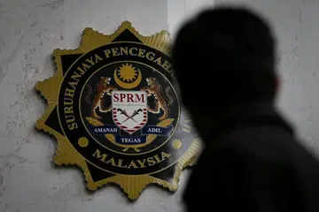Datuk Seri antara empat individu ditahan Suruhanjaya Pencegahan Rasuah Malaysia (SPRM) atas dakwaan membuat tuntutan palsu RM360 juta. 