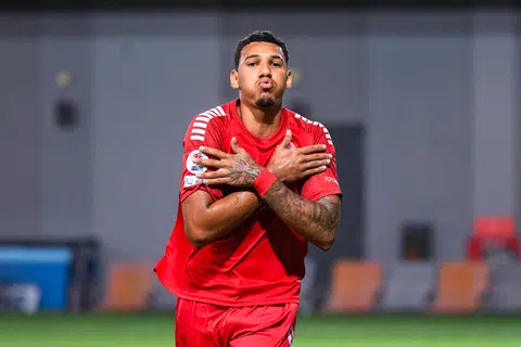 Penyerang import Young Lions dari Brazil, Sergio Mendonca.