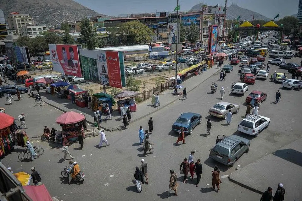 Pemandangan pasar di daerah Kote Sangi, Kabul pada 17 Ogos 2021, setelah Taleban merampas kawalan ibu kota Afghanistan. - Foto AFP
