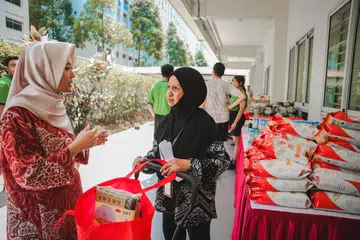 Sikap rahmah dan sedia menyumbang antara nilai yang disemai dalam Ramadan – satu daripada tonggak yang menjadi dasar masyarakat gemilang. 