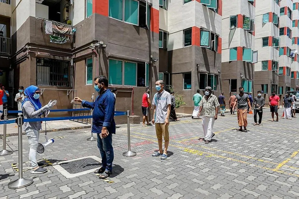 PENULARAN VIRUS COVID-19: Kementerian Kesihatan melaporkan sehingga tengah hari ini sejumlah 1,111 dicatatkan dengan sebahagian besar mereka yang dijangkiti merupakan pekerja warga asing. 