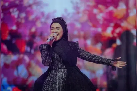 Ernie Zakri enggan membatalkan konsert solo pertamanya meskipun diminta doktor agar tidak bercakap atau mengehadkan penggunaan vokal selagi berdepan masalah jangkitan ‘laryngitis’ atau radang pita suara kerana tidak mahu menghampakan peminat.