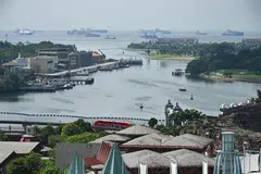 Insiden terbaru ini adalah sekurang-kurangnya yang kelima melibatkan tumpahan atau kebocoran minyak di perairan Singapura sejak kejadian pada Jun 2024, apabila sebuah kapal melanggar sebuah kapal lain di Terminal Pasir Panjang (kelihatan dalam gambar).