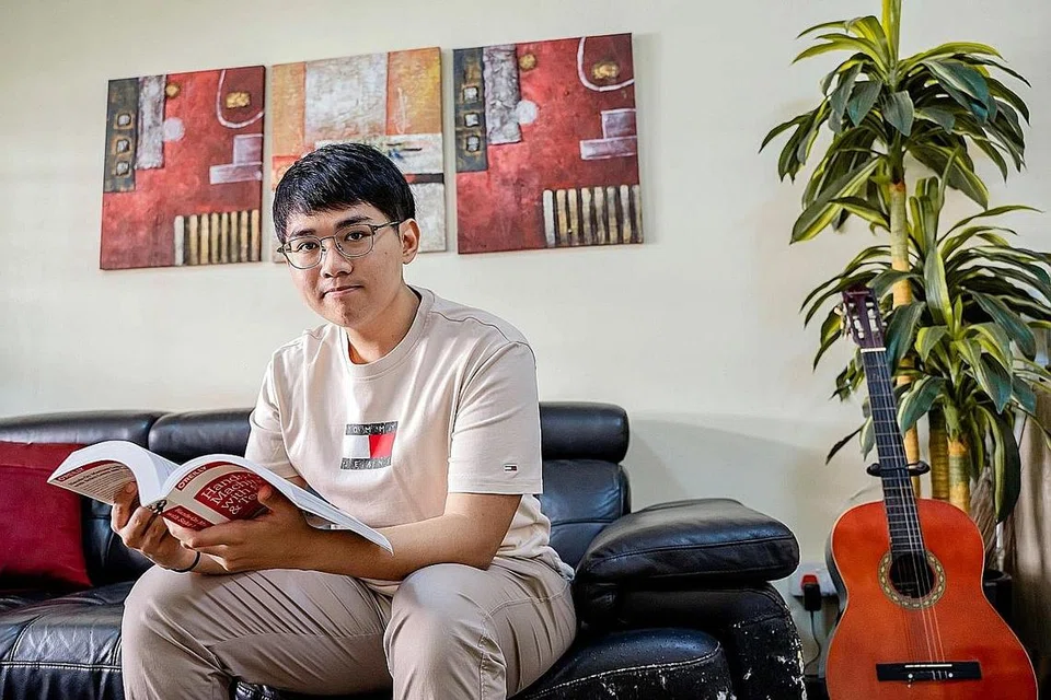 NASIHAT AFNAN TENTANG TTFS: Terdapat banyak maklumat disediakan dalam talian. Orang ramai dapat merebut peluang ini dan cuba untuk membuat permohonan. Sekiranya tidak tahu, ada juga ramai yang dapat bantu. Yang penting adalah, jangan segan bertanya. - Foto BH oleh NUR DIYANA TAHA