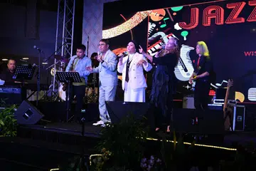 Jaz Nusantara bergema di pentas ‘Jazz 2.0@Persada’ di Wisma Geylang Serai (WGS) pada 27 Julai lalu dengan suara merdu (dari kanan) Rozie Rahim, Fairuz Hussein, Harvey Malaihollo serta Jeremy Monteiro (di piano, paling kiri).