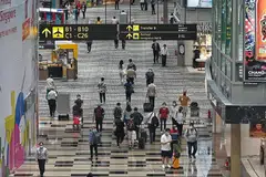 KEMBALI RANCAK: Industri penerbangan telah menyaksikan rentak pemulihan yang agak pantas sejak banyak sekatan sempadan dan pengurusan selamat Covid-19 dilonggarkan oleh Singapura mahupun banyak negara lain. - Foto BM oleh KUA CHEE SIONG