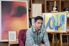 Pereka grafik bergerak dan pelukis Ian Sufian Hamdan berharap penggiat seni muda tempatan dapat diberi ruang untuk menonjolkan bakat mereka. 