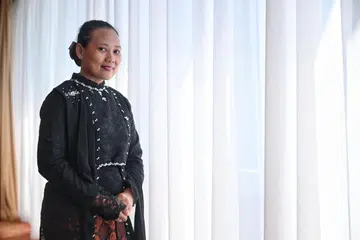 Cik Enik Suparmi, seorang pembantu rumah warga Indonesia yang telah bekerja di Singapura selama lebih 20 tahun, berkata kelas Kantonis yang dihadirinya membantu mengukuhkan pemahaman asas beliau dan meningkatkan keyakinannya dalam berkomunikasi dengan majikan warga emas.