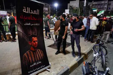 Rakyat Syria meraikan keputusan sebuah mahkamah yang menjatuhkan hukuman mati terhadap bekas Presiden Bashar al-Assad pada 11 Ogos 2026. Perkembangan itu berlaku ketika Syria memasuki fasa baharu selepas kejatuhan Assad pada Disember 2024. Pada 24 Ogos, Amerika Syarikat turut menggugurkan Syria daripada senarai negara penaja keganasan selepas 47 tahun, langkah yang membuka laluan kepada lebih banyak pelaburan dan kerjasama ekonomi antarabangsa.