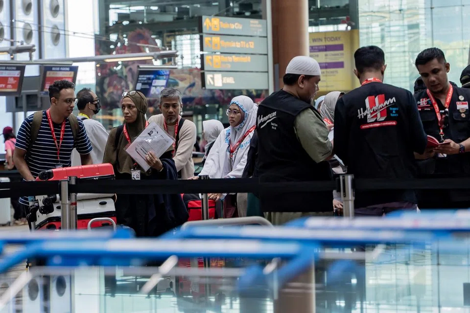 UBAH PERJALANAN: Sekumpulan jemaah Hahnemann Travel & Tours yang sebelum ini dijadual menziarahi Baitulmakdis terpaksa ubah rancangan demi keselamatan.