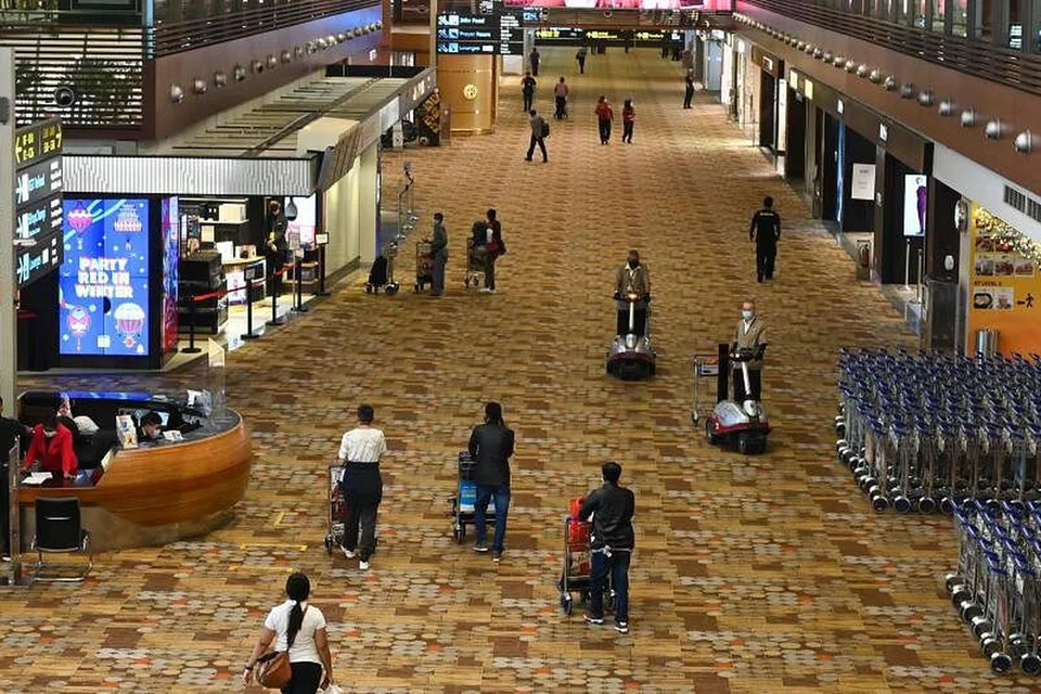Foto hiasan LAPANGAN TERBANG CHANGI oleh AFP/ROSLAN RAHMAN