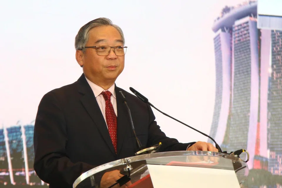 WAKIL NEGARA: Singapura diwakili Menteri Perdagangan dan Perusahaan, Encik Gan Kim Yong, di Mesyuarat Majlis Masyarakat Ekonomi Asean (AEC) ke-23, yang berlangsung di Jakarta.