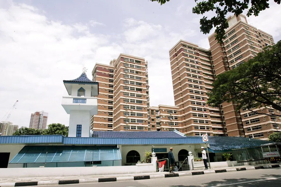Remaja berusia 17 tahun itu turut merancang untuk membuat serangan di Masjid Jamek Queenstown di Margaret Drive.