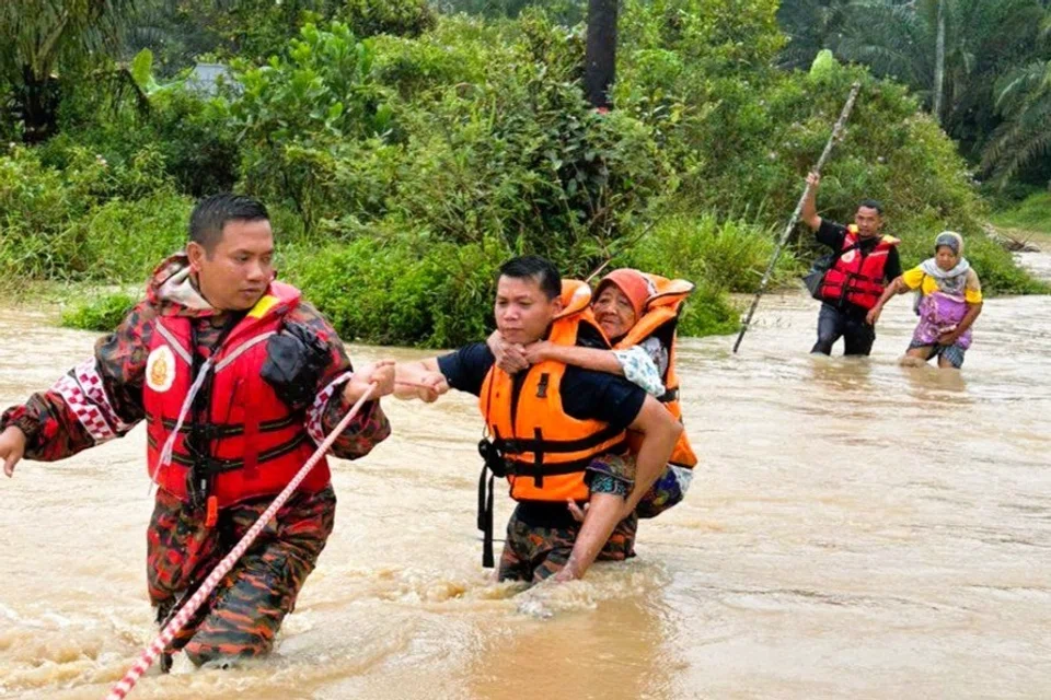 bomba, monsun, Johor