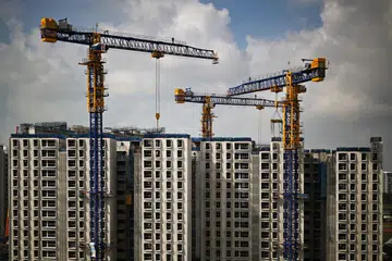 FLAT PLUS: Para pengamat mengalu-alukan klasifikasi baru bagi perumahan awam, namun meluahkan rasa bimbang bagi segelintir masyarakat seperti keluarga muda yang mungkin berdepan dengan cabaran membuat perancangan baru pada masa depan kelak.
