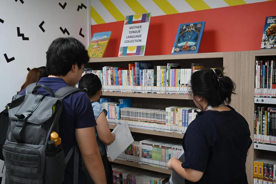 KOLEKSI IBUNDA: Perpustakaan Komik ‘pop-up’ turut menampilkan koleksi komik dan novel grafik dalam Bahasa Ibunda