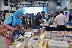 PUPUK MINAT MEMBACA: Bertemakan ‘Menimba Ilmu. Menebar Bakat’, Pesta Buku Melayu Singapura mahu memupuk minat membaca karya-karya Melayu dalam kalangan remaja selain mencungkil bakat muda dalam dunia kesusasteraan Melayu.