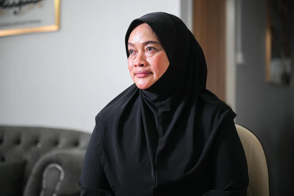 Cik Norhasikin merupakan 1 hingga 2 orang daripada setiap 100,000 orang yang dijangkiti penyakit Sindrom Guillain-Barré (GBS) yang jarang berlaku.