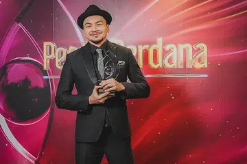 NANTIKAN PELUANG MENGARAH: Norman Ishak yang memenangi Anugerah Personaliti Lelaki Paling Popular menunggu detik keemasan mengarah bersama drama 'Identiti'.