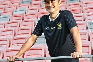 Daripada kapten yang menjulang trofi, kini kembali sebagai jurulatih pasukan. Perjalanan penuh liku legenda bola sepak Singapura, Nazri Nasir, akhirnya membawanya pulang ke tempat yang paling dekat di hatinya, Tampines Rovers.