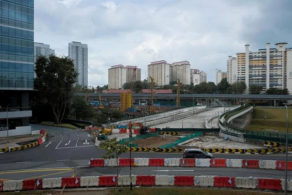 Satu jalan raya baru dibina antara North Buona Vista Drive dan Commonwealth Avenue, pada 5 Februari.
