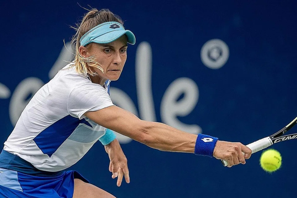 TARIK DIRI: Lesia Tsurenko berkata sebab di sebalik serangan paniknya ialah perbualan mengenai tindak balas tenis terhadap pencerobohan Russia. - Foto EPA-EFE
