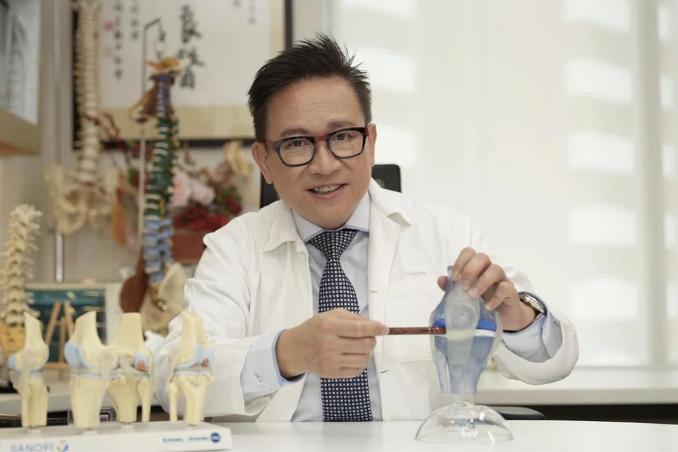  Dr Bernard Lee