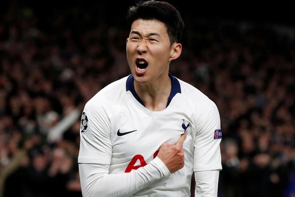 WIRA: Pemain sayap Tottenham Hotspur, Son Heung-Min, menjadi wira pasukan apabila tendangannya menggunakan kaki kiri berjaya melepasi bawah badan penjaga gawang Manchester City, Edersen Moraes, pada minit ke-78. - Foto AFP