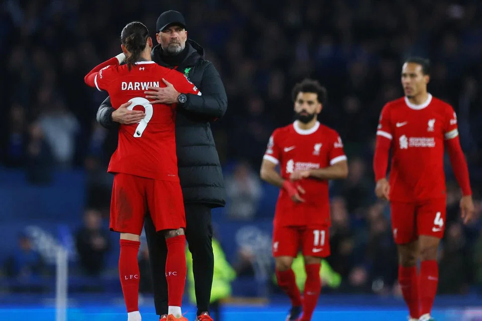 Pemain Liverpool, Darwin Nunez dan pengurus Juergen Klopp begitu kecewa selepas perlawanan menentang Everton dengan disaksikan Mo Salah dan Virgil van Dijk.
