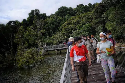 - Foto BH oleh MARK CHEONG